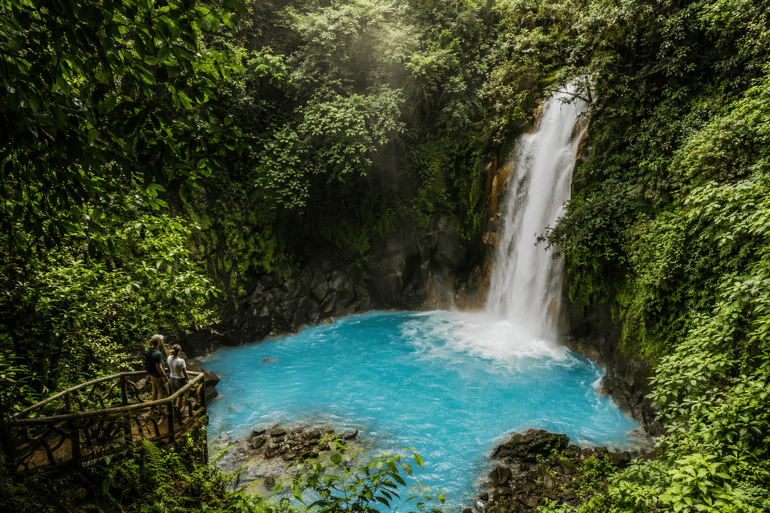Río Celeste waterfall with vivid turquoise-blue water, Tenorio Volcano National Park